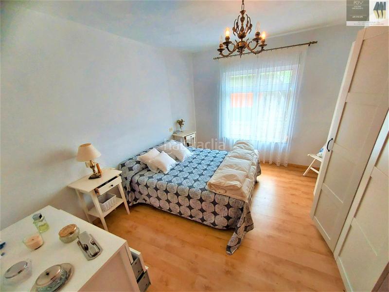 Foto b5413a71-f043-4224-b765-4d5e1964a285. Casa adossada a sixto 15 a Camariñas