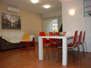 Location Appartement à Carrer consejo de ciento 168. Piso alquiler de temporada con gastos incluidos