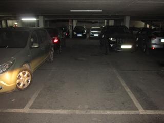 Aparcament cotxe a Carrer de cornellà modern 62. Plaza de parking vehiculo grande