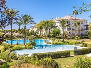 Apartamento en Avenida príncipe salman 7. Planta intermedia de cuatro dormitorios en la dama de noche en n