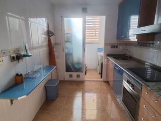 Piso en Calle federico servet 4. 3 habitaciones 2 baños santo angel