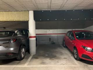 Location Parking voiture à Carrer de la mercè 45. Plaça d'aparcament per a cotxe mitjà al carrer de la mercè.