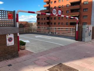 Lloguer Aparcament cotxe a Rambla president francesc macià 6. Parquing en alquiler, muy fácil acceso y maniobrabilidad
