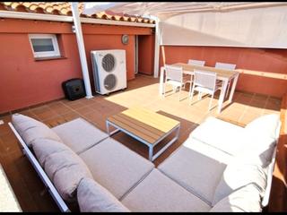 Dúplex en Miquel oliva prat 36. Apartamento ático-dúplex roses cerca de la playa y centro.