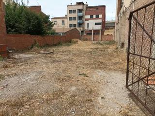 Terreny residencial a Ciutat de tarrega 23. Parcela en suelo urbano de 480 m2, la cual da a dos calles.