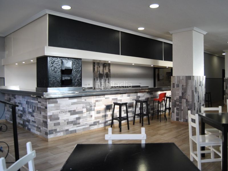 Foto b3adaf0f-be8b-4958-967c-a82efd88bbab. Local comercial en General Dávila 312 venta local bar en Santander