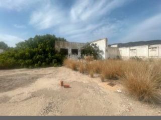 Finca rústica a Barracas de aguas vivas 1. Finca con casa y naves