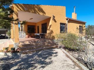 Chalet in Cv-853 10. Finca con vivienda unifamiliar 128m2