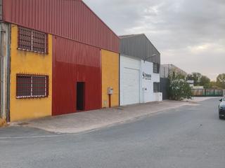 Rent Industrial building in Zona peri industrial 70e. Muy bien ubicada