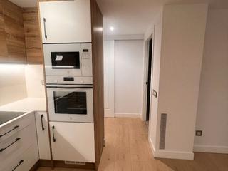 Piso en Ultonia 23. ¡descubre tu nuevo hogar en el corazón de girona!