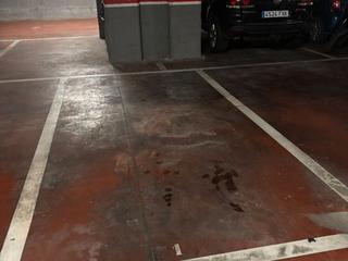 Parking voiture à Aprestadora 62. Parking doble en venta en plaza francesc maciá