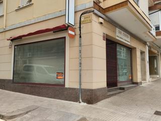 Location Local commercial à Avinguda constitució 11. Local comercial centro de la ràpita