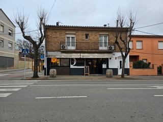 Local Comercial a Pompeu fabra 18. Restaurante en funcionamiento con vivienda y terrazas