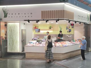 Local Comercial a Calle compte urgell 1. Peixateria del mercat municipal de sant antoni. en venta por jub