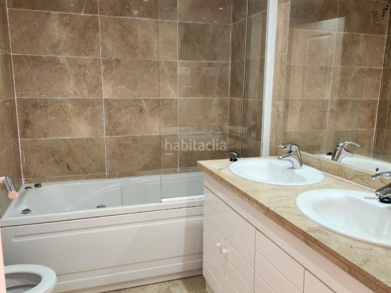 Foto 7fae11b1-1b1a-48e6-85b9-68705374aba9. Piso en calle camelia 75 fantástico apartamento junto a el campo de golf de torrequebrada en Benalmádena