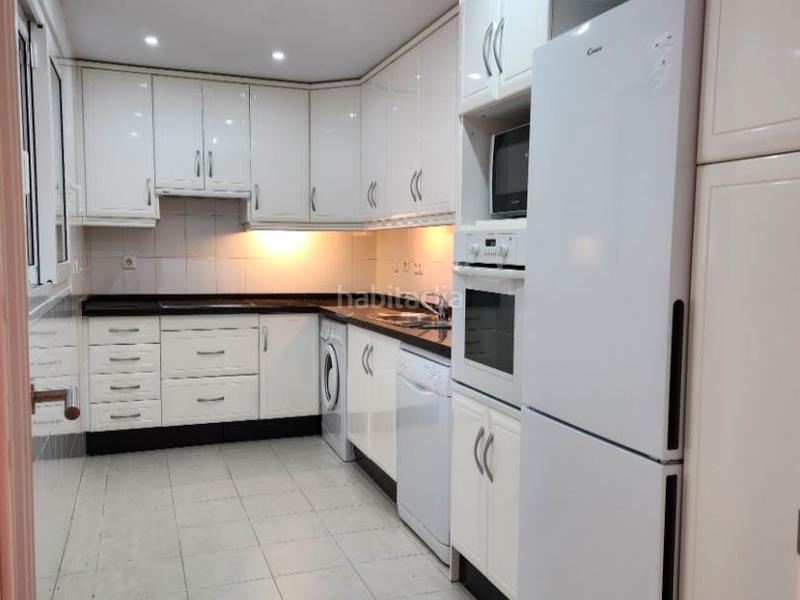 Foto c4b4efdd-b6e5-4510-9764-3c9fd581e81d. Piso en calle camelia 75 fantástico apartamento junto a el campo de golf de torrequebrada en Benalmádena
