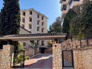 Flat in Joan ripoll i trobat 21. Fantástico piso de 4 dormitorios y 2 baños, situado en son damet