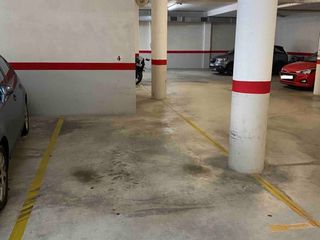 Affitto Posto auto in Carrer de joan llimona gabarró 7. Es lloga plaça d'aparcament carrer joan llimona 7-9