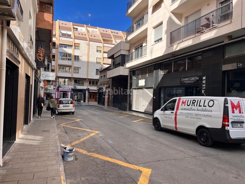 Foto c3a92e69-89c7-4b83-91ef-b165bd9891ae. Rent business premise in pi y margall 3 in Plaza Castelar - Mercado Central Elda