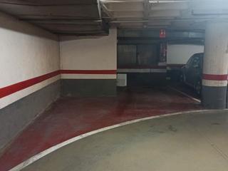 Aparcament cotxe a Urquinaona 7. Parking urquinaona