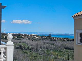 Xalet a Carrer grecia 9. Detached villa in guardamar del segura – just 200m from the beac