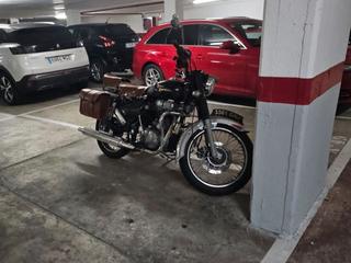 Rent Motorcycle parking in Benet mateu 34. Plaza parquing moto