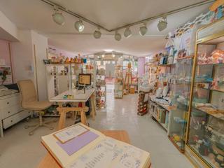 Transfer Business premise in C/ 31 de desembre  15. Oportunidad de traspaso tienda de eventos en pleno funcionamient