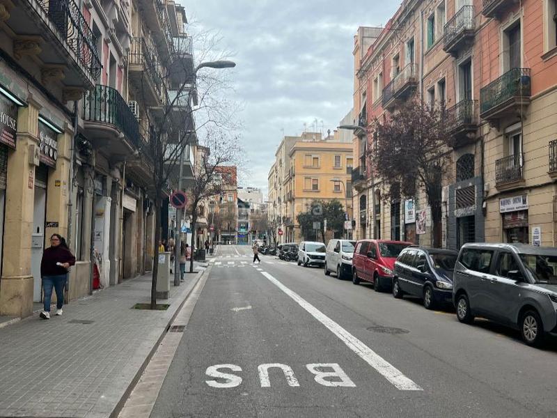 Foto 0488683b-9222-42d4-bb1b-58826861f2a5. Rent business premise in moianes 63 in Hostafrancs Barcelona