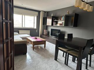 Pis a Casagualda 9. Se vende piso con muebles para entrar a vivir