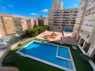 Appartement à Calle virgen del socorro 85. Estupendo piso en raval roig, virgen del socorro