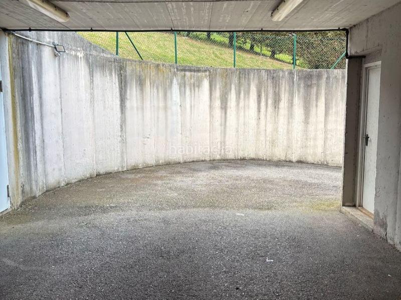 Foto a3a31cfa-9928-41b5-962d-ab008221ed76. Miete autoparkplatz in ernest llunch 3 in La Pereda Santander