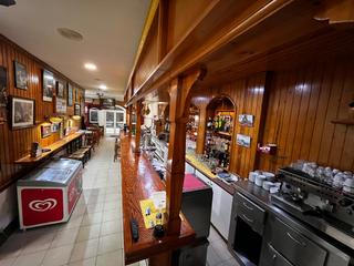 Local Comercial a Tapis 90. Se vende emblemático bar-cafetería en figueres – oportunidad úni