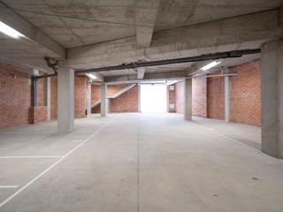 Parking voiture à Alella  44. Plaza de parking en planta baja - obra nueva