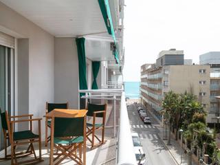Apartament a Rambla costa daurada 18. Apartamento soleado a 50 metros de la playa