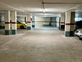 Lloguer Aparcament cotxe a Av paisos catalans 1. Zona hospital santa creu
