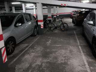 Autoparkplatz in Veneçuela 4. Parking grande moto y coche