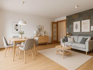 Appartement à Calle espronceda  56. Amplio piso 110m con ascensor y plaza de párking en el centro