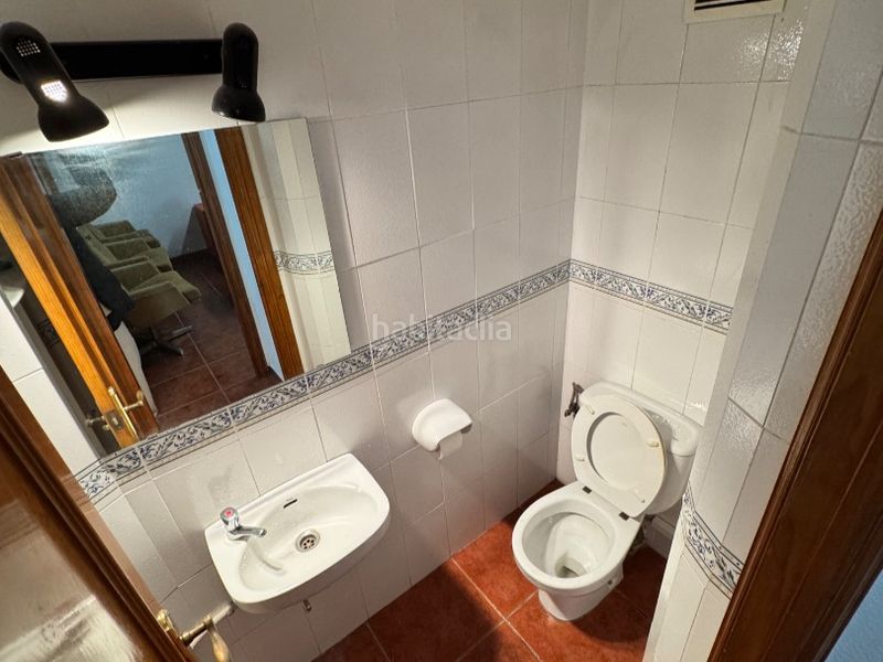 Foto c9aa2a89-f1a4-4178-bac7-ee0473bcbcd1. Alquiler local comercial en doctor fleming 6 local en pleno centro de vinaros en Vinaròs