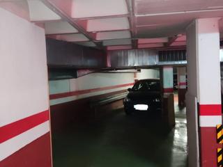 Aparcament cotxe a Carrer de la riera de les parets 19. Plaza muy amplia