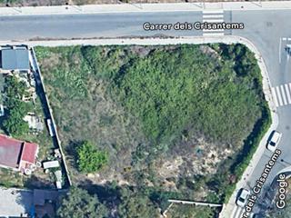 Residential Plot in Carrer dels crisantems 3. Excelente terreno esquinero a tan sólo 5 min del centro