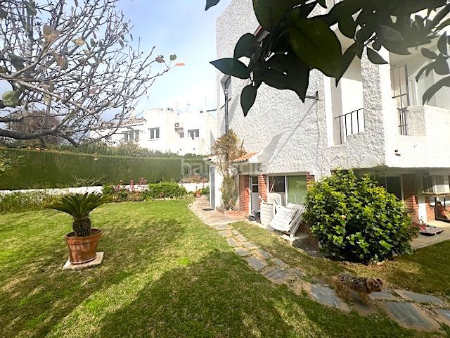 Foto 8272707d-6106-4f0c-9274-83647060d3aa. Casa en carretera el peñoncillo 71 oportunidad de inversión en la duquesa () en Manilva