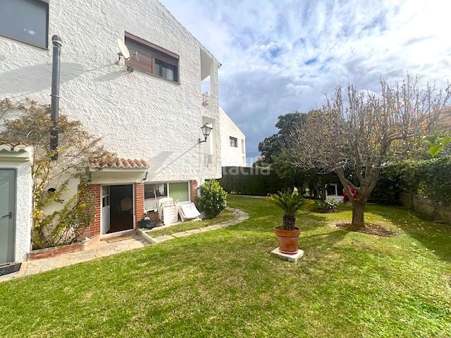 Foto b3327a5f-cd53-4b5d-87d2-5baa8946dca2. Casa en carretera el peñoncillo 71 oportunidad de inversión en la duquesa () en Manilva