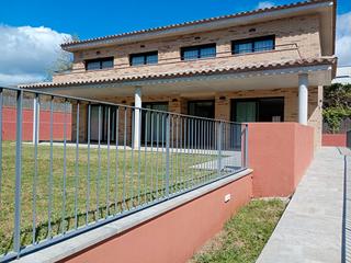 Chalet à Passeig pere coromines 22. Fantástico chalet nuevo
