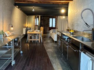 Piso en Carrer de l'hostal d'en sol 11. Espectacular piso en una finca catalogada de 1736