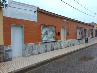 Lloguer Casa adossada a Calle vereda 8. Estupenda planta baja