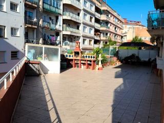 Piso en Moragas i barret 45. ¡tu nuevo hogar te espera a solo unos pasos del mar!
