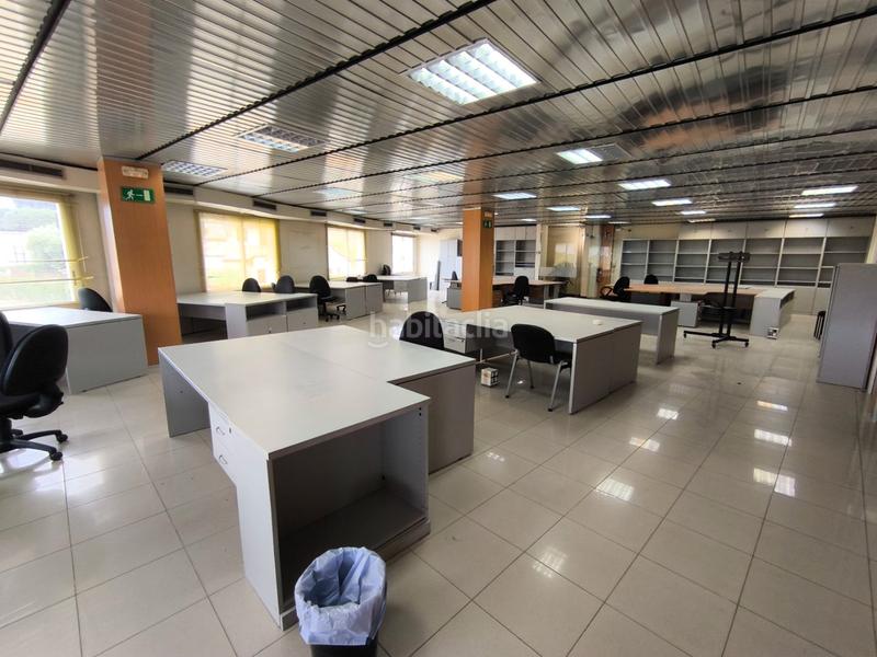 Foto 75bcad93-d9dc-4e81-bd6f-471b861623dc. Miete büro in carrer indústria in Califòrnia-Santa Madrona Masnou (El)