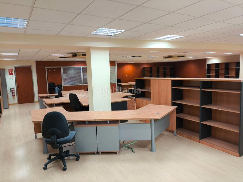 Foto 7bf52501-e971-490d-8ab9-6c0c5b33633d. Miete büro in carrer indústria in Califòrnia-Santa Madrona Masnou (El)