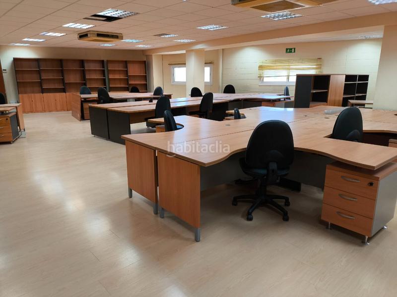 Foto bfb9691d-b168-4b8e-b0ce-e4b4aafe87bf. Miete büro in carrer indústria in Califòrnia-Santa Madrona Masnou (El)