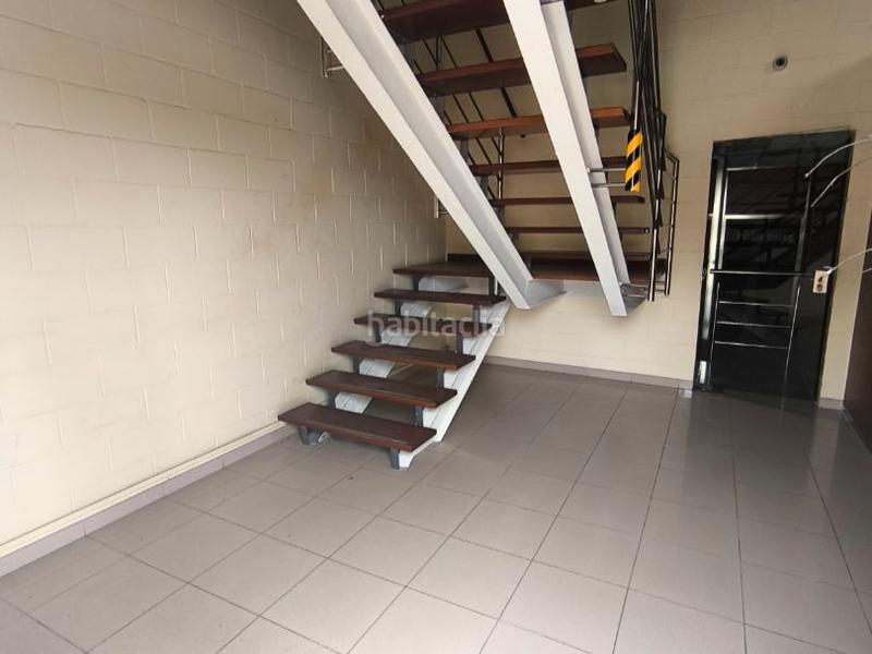 Foto f60f9bcf-1c5b-4226-97e3-5a8a14533bc2. Miete büro in carrer indústria in Califòrnia-Santa Madrona Masnou (El)